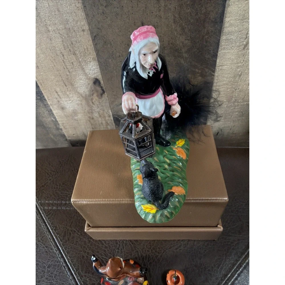 Dept 56 Halloween Village Figure A Gravely Haunting Bat Trick-Or-Treat Kid *Read